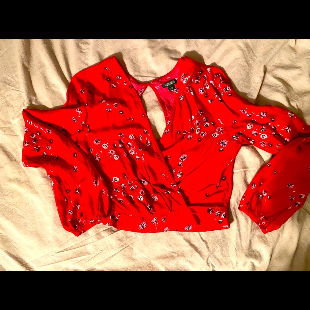 Cropped long sleeve shirt